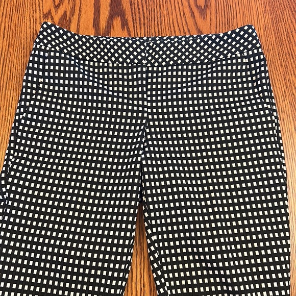 Express Columnist Black & White Checkered Plaid Pants Size 0 - Picture 2 of 10